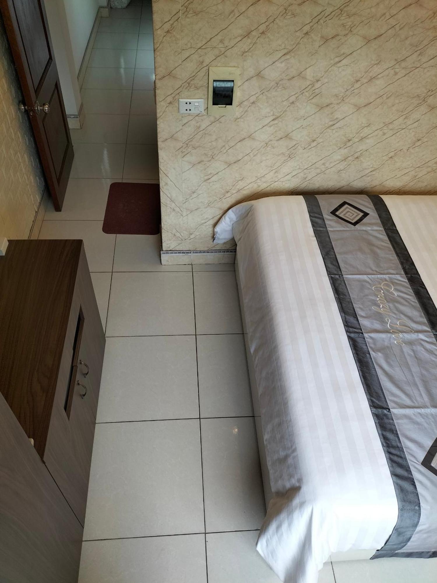 Roma Hotel Noi Bai Airport Hanoi Exterior photo